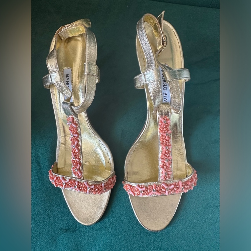 Manolo Blahnik GaviCoral Heels